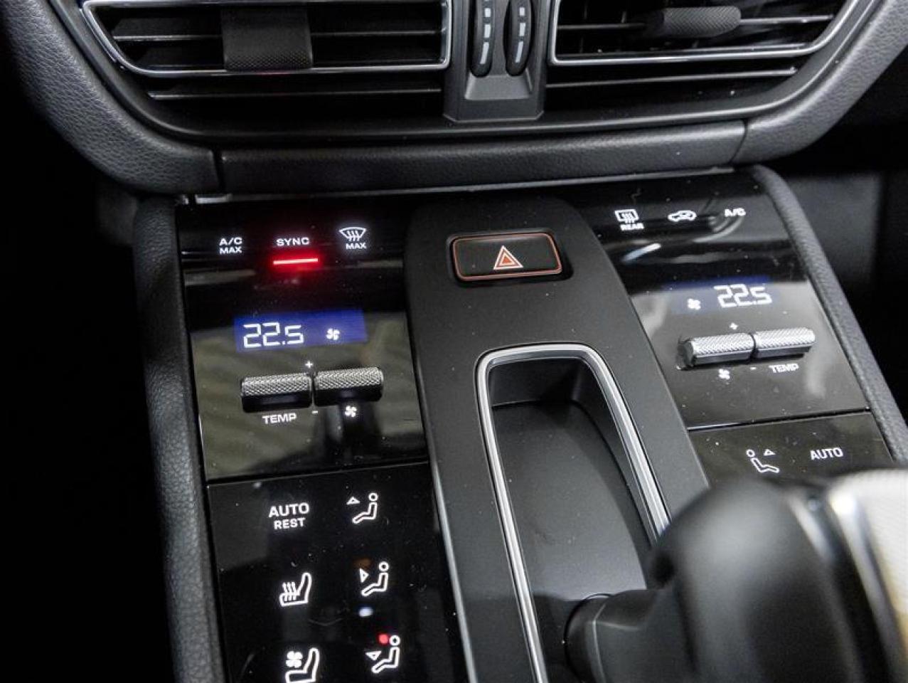 2026 Porsche Macan  Photo