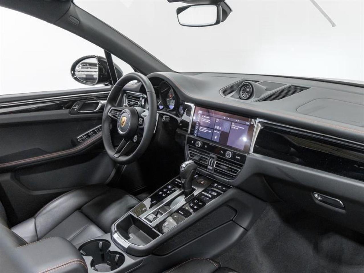 2026 Porsche Macan  Photo