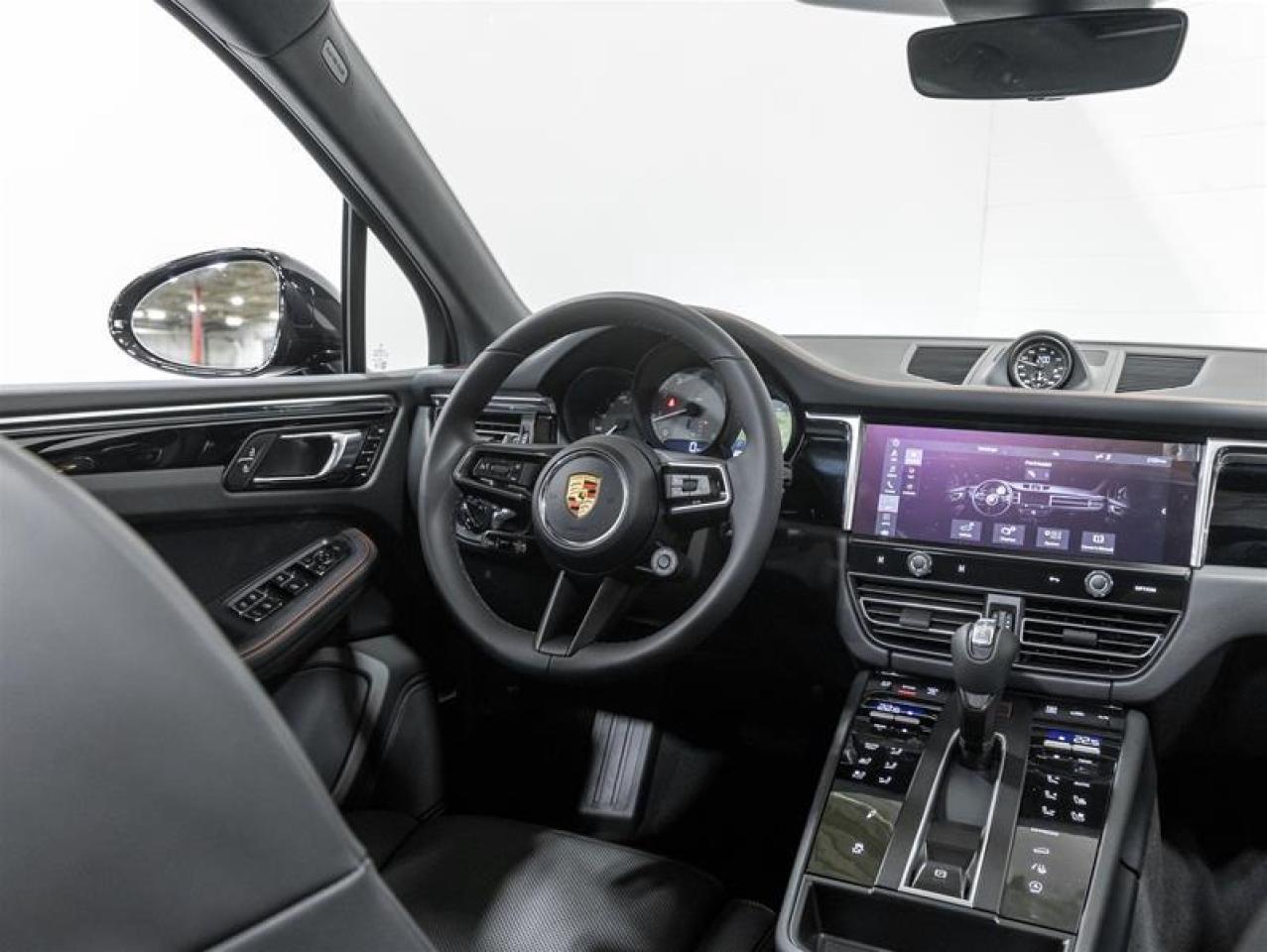 2026 Porsche Macan  Photo