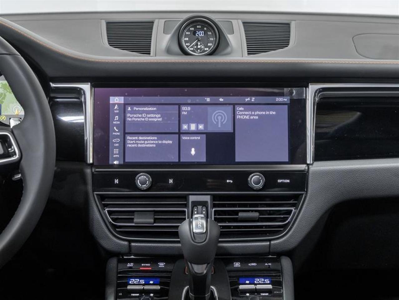 2026 Porsche Macan  Photo