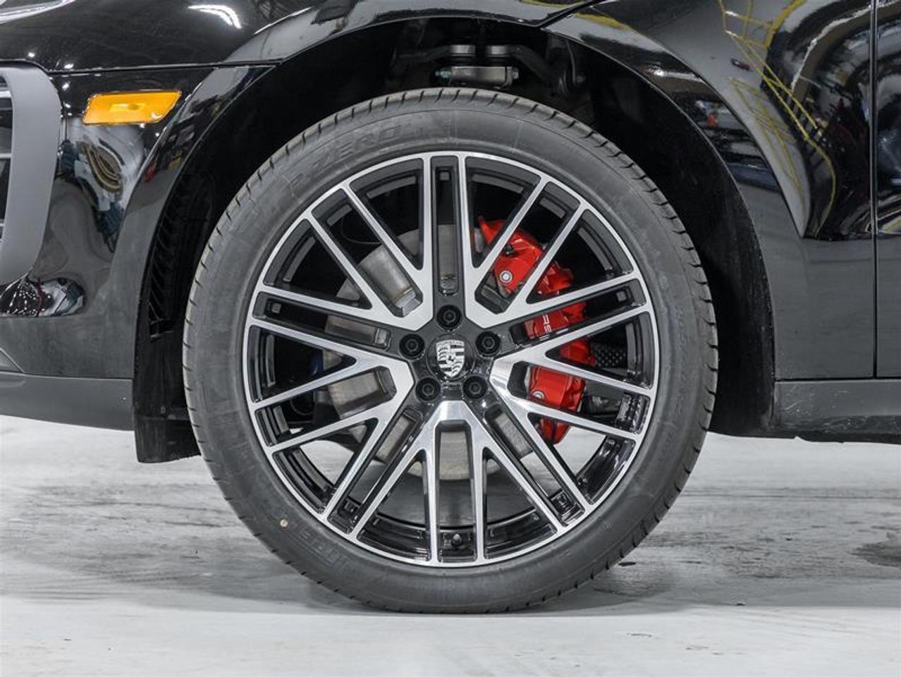 2026 Porsche Macan  Photo4
