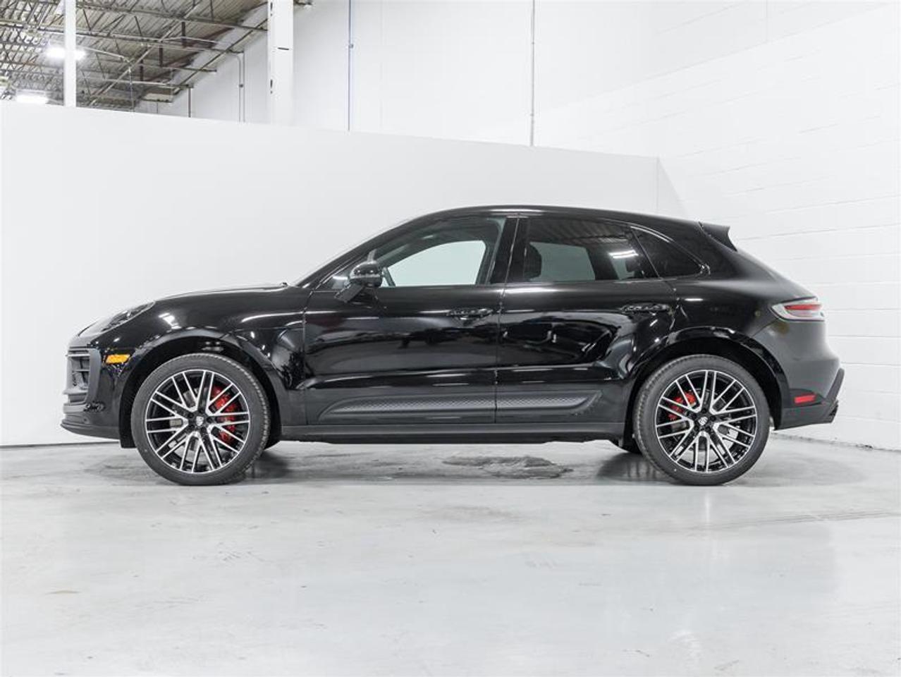 2026 Porsche Macan  Photo