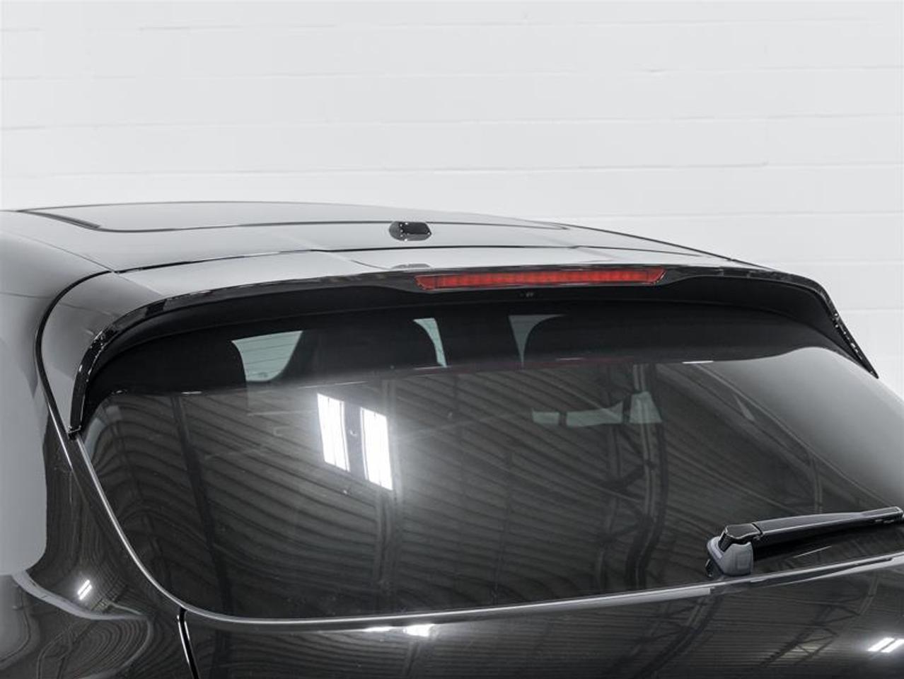 2026 Porsche Macan  Photo