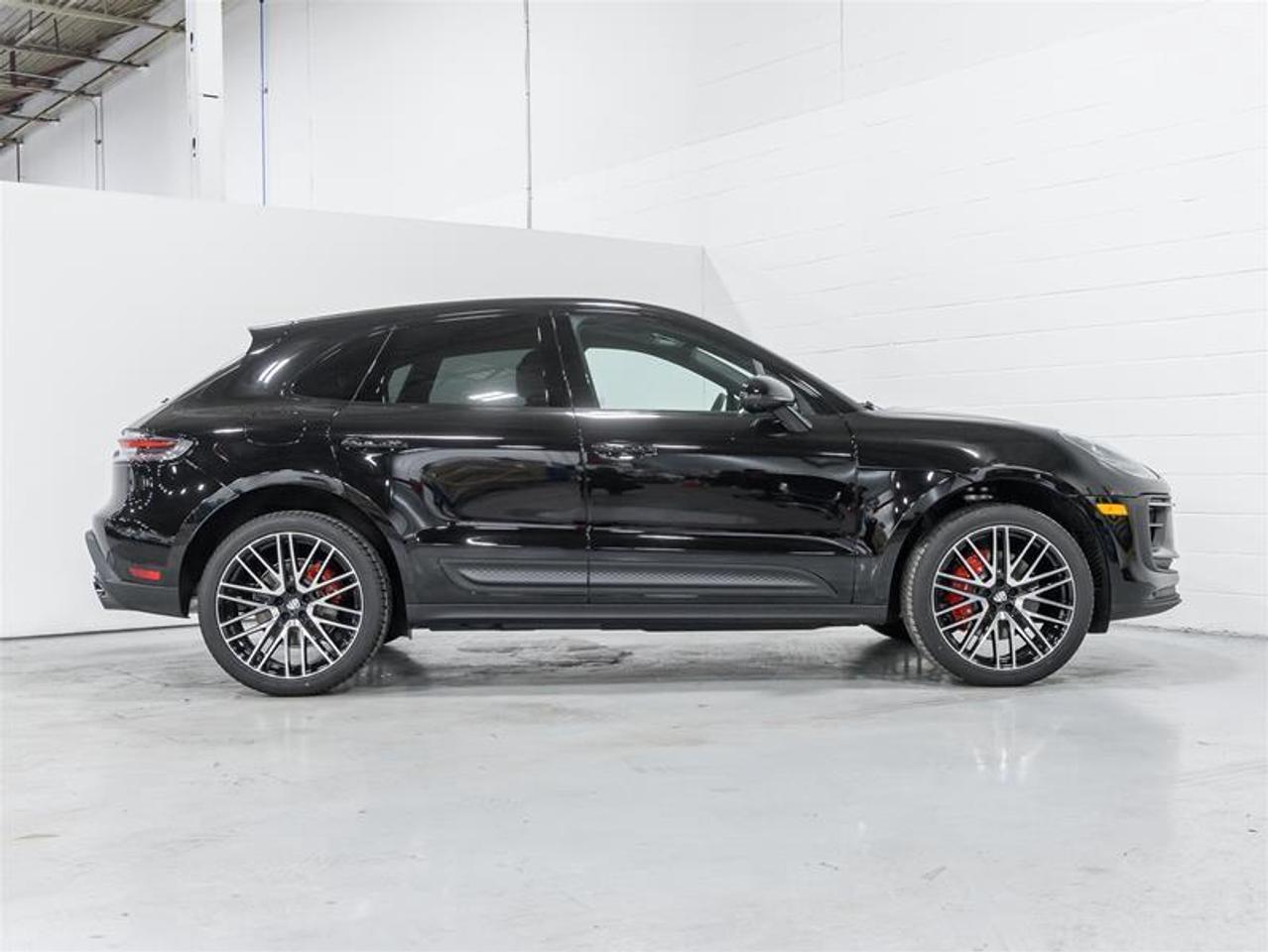 2026 Porsche Macan  Photo