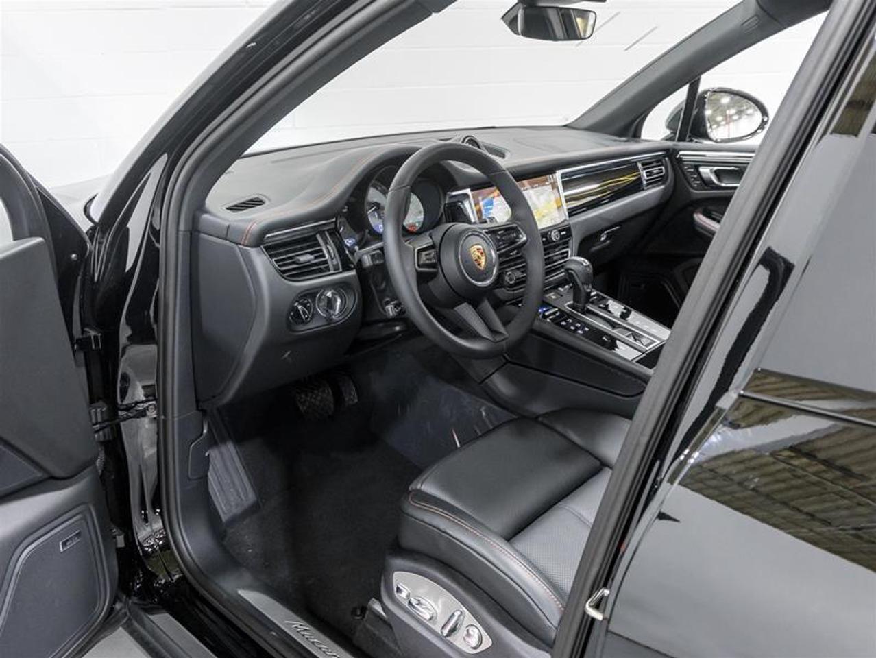 2026 Porsche Macan  Photo