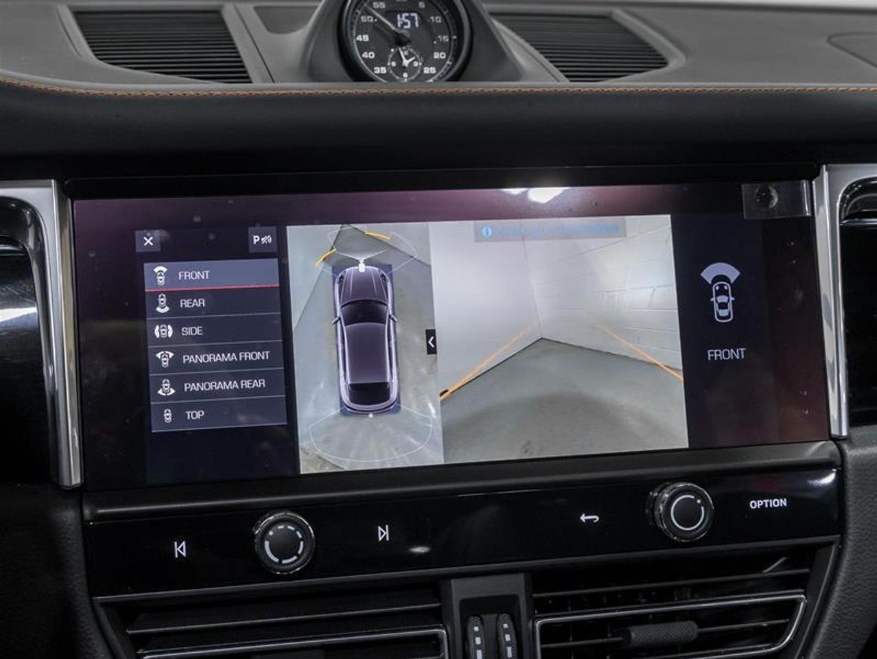 2026 Porsche Macan  Photo