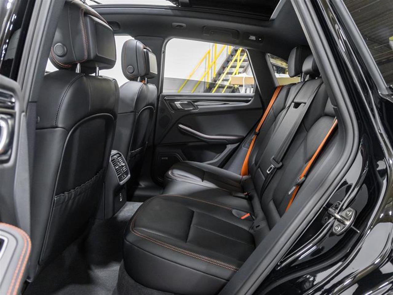 2026 Porsche Macan  Photo