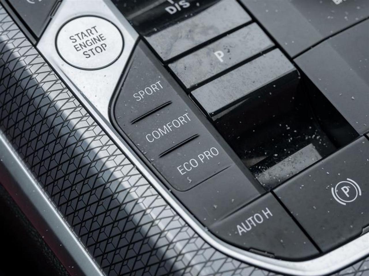 2024 BMW 330 i xDrive 4dr All-Wheel Drive Sedan Photo