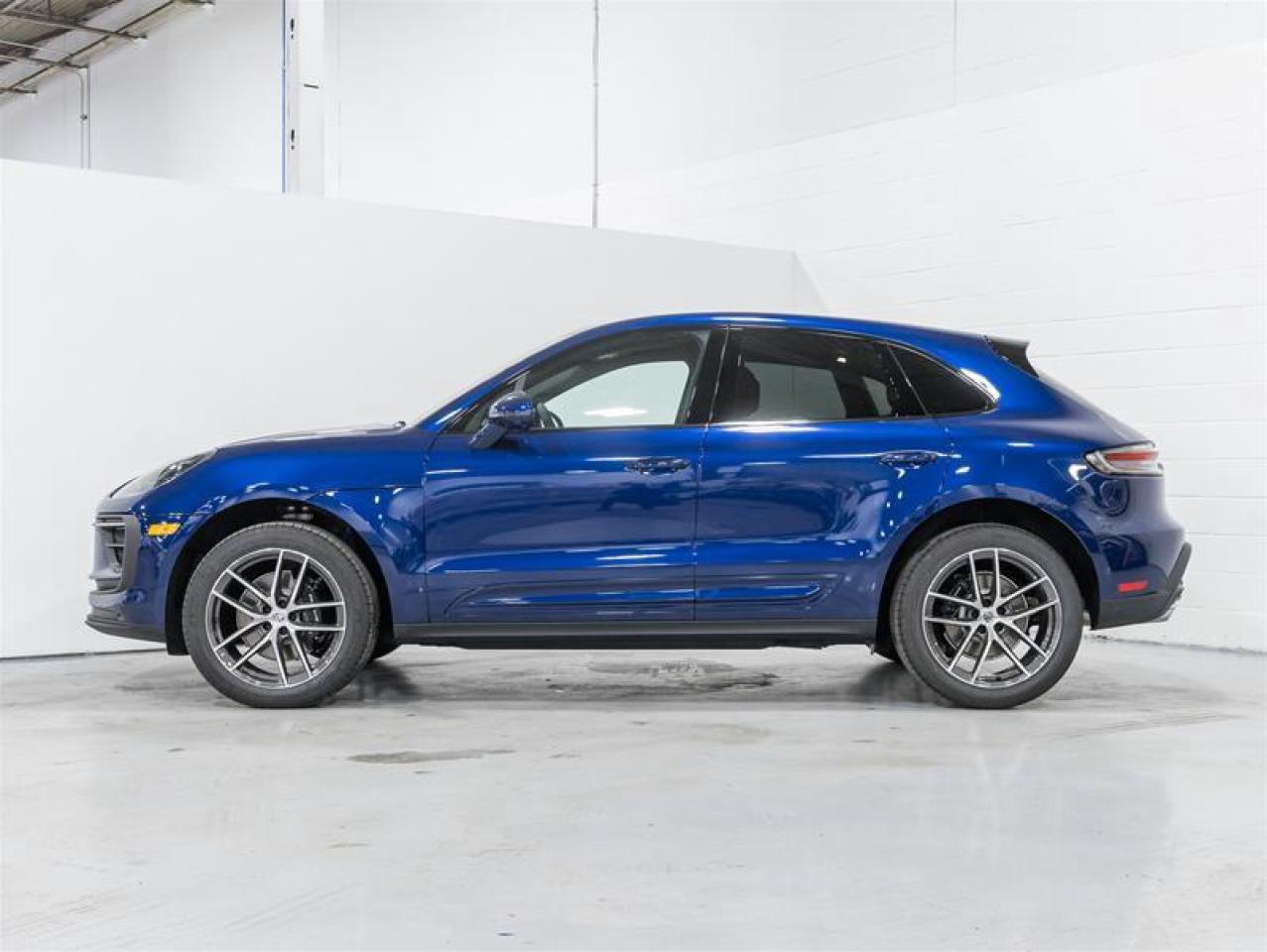 2026 Porsche Macan  Photo3