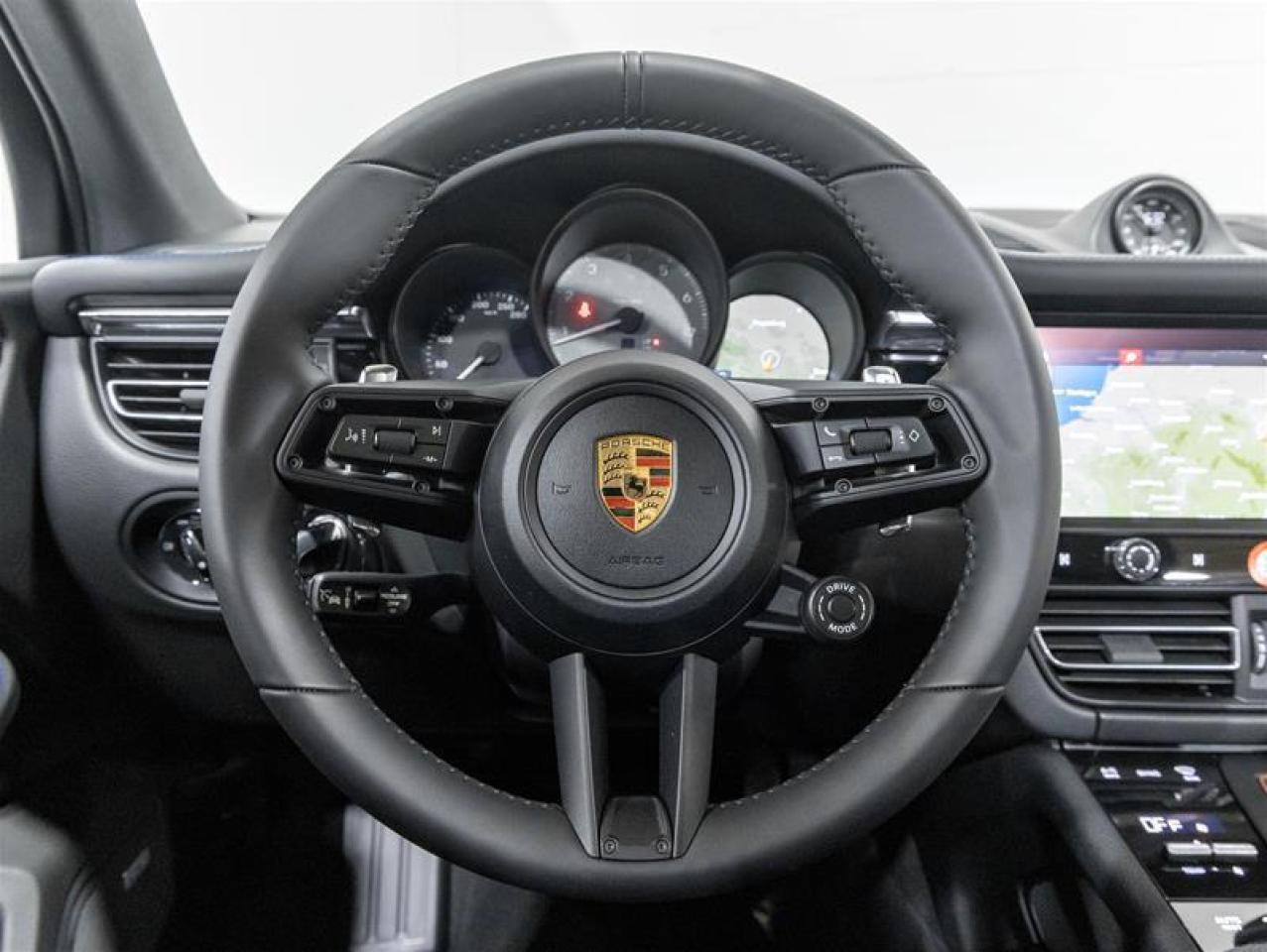 2026 Porsche Macan  Photo