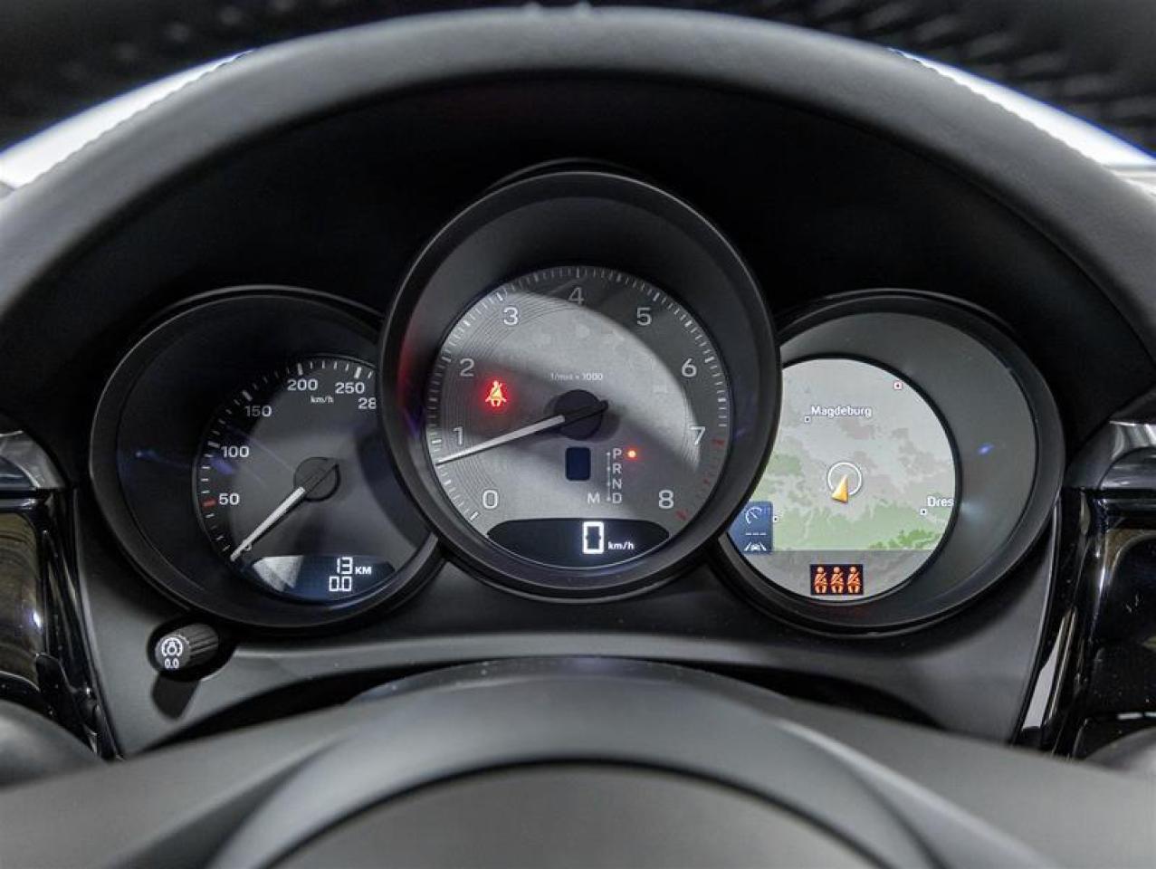 2026 Porsche Macan  Photo