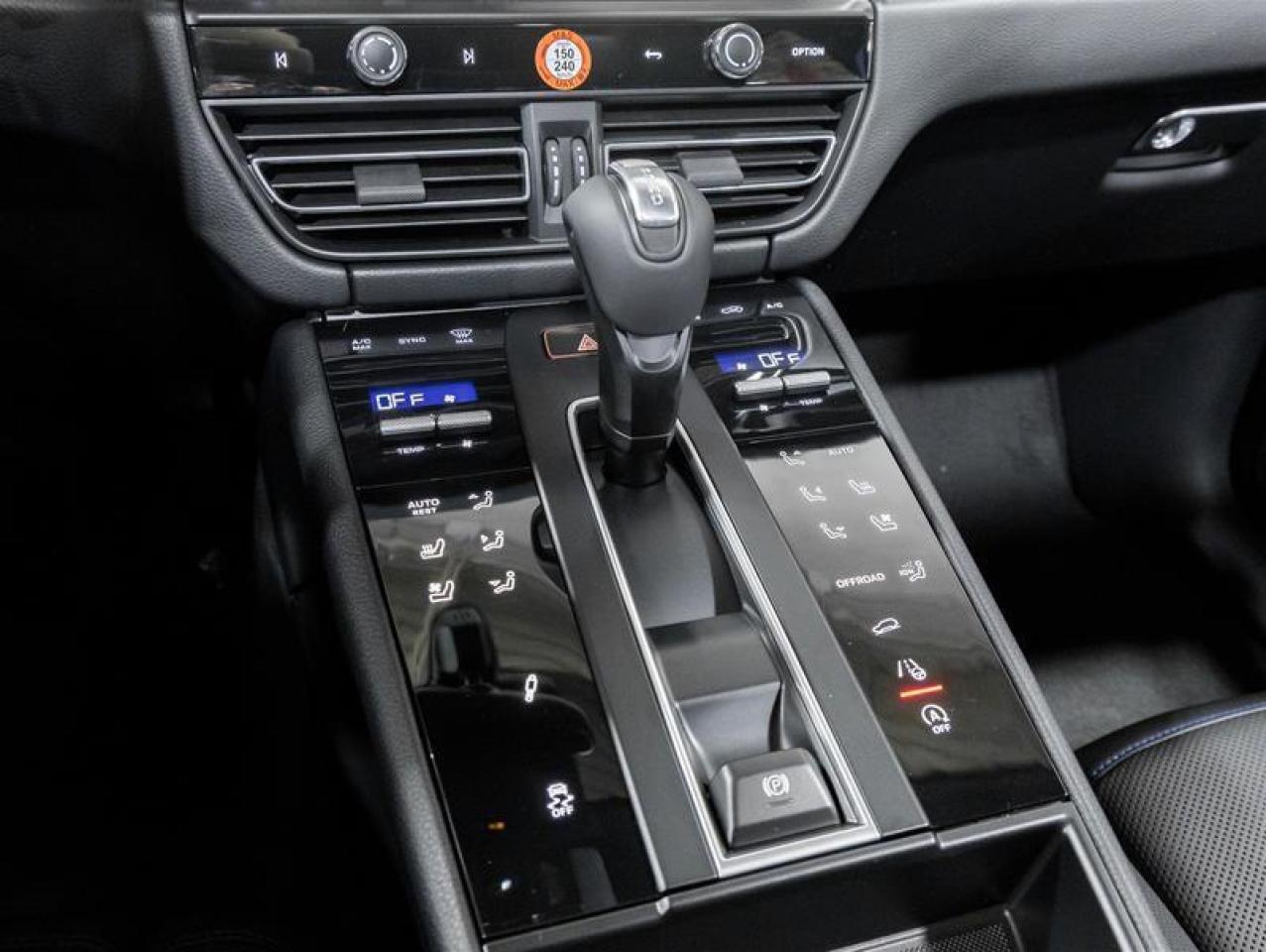 2026 Porsche Macan  Photo