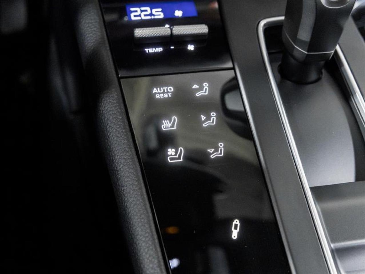 2026 Porsche Macan  Photo