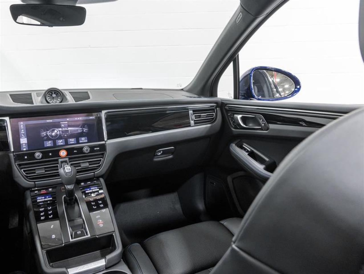 2026 Porsche Macan  Photo