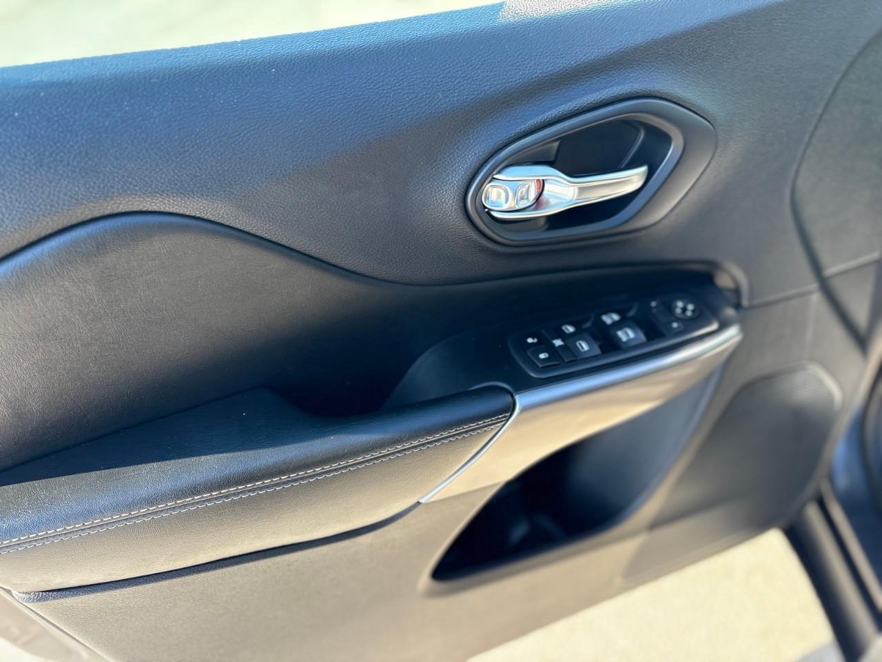 2019 Jeep Cherokee North 4dr 4x4 Photo