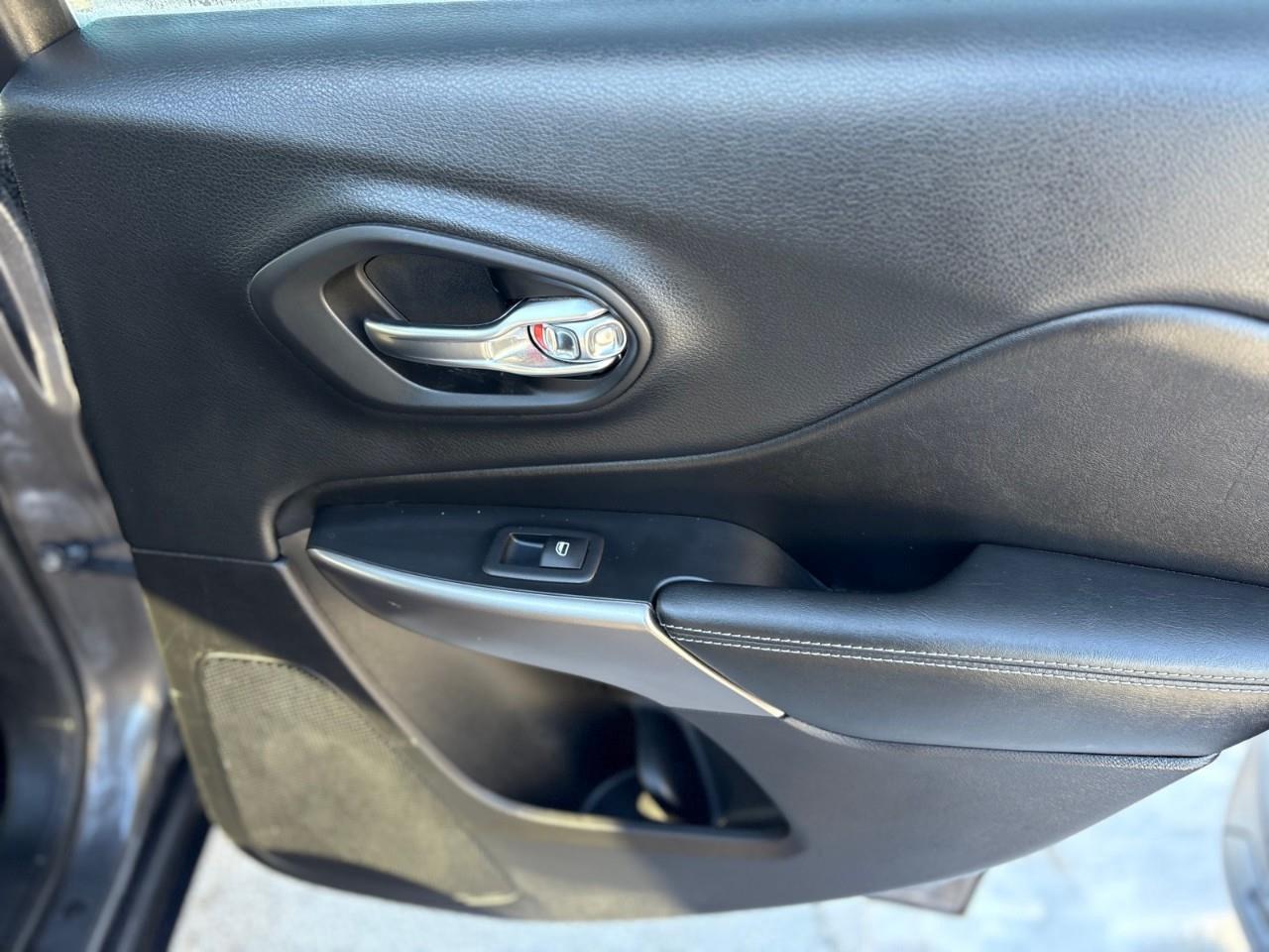 2019 Jeep Cherokee North 4dr 4x4 Photo