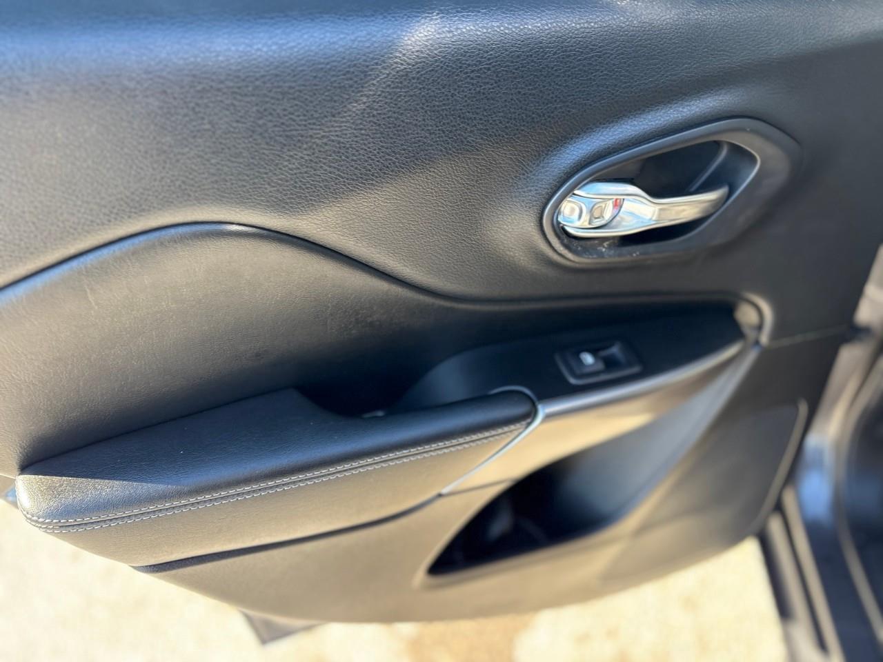 2019 Jeep Cherokee North 4dr 4x4 Photo