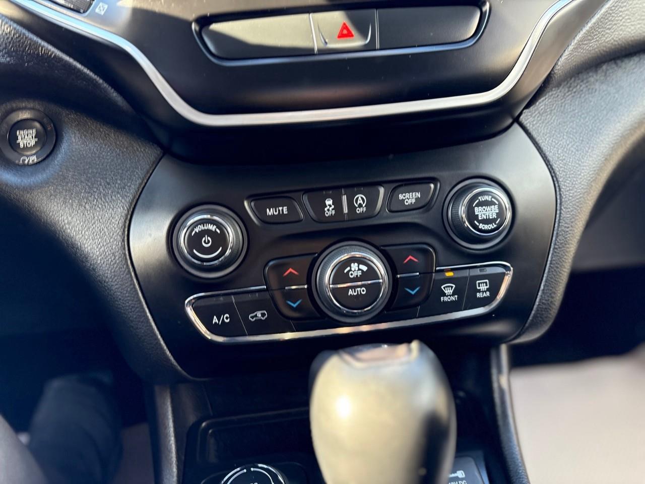 2019 Jeep Cherokee North 4dr 4x4 Photo