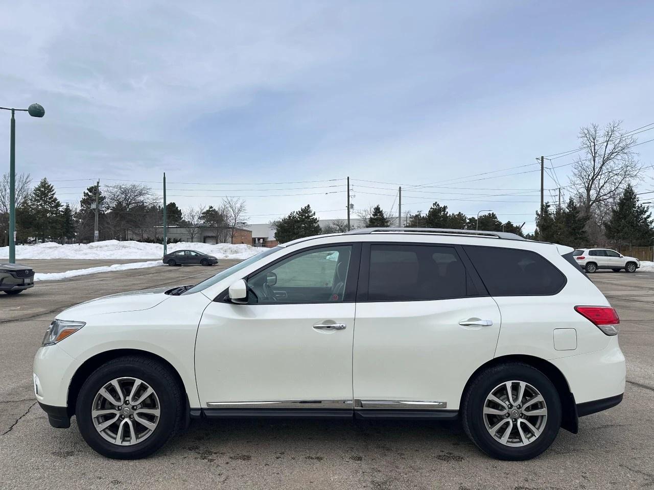 2016 Nissan Pathfinder 4WD 4DR SL Photo