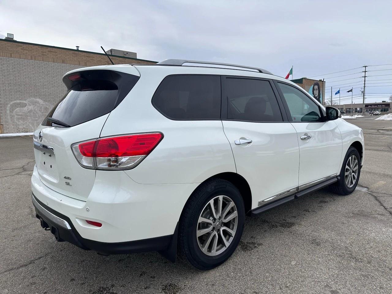 2016 Nissan Pathfinder 4WD 4DR SL Photo