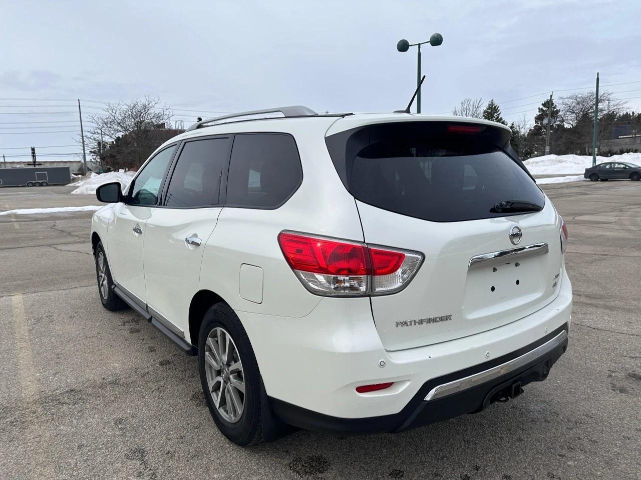 2016 Nissan Pathfinder 4WD 4DR SL Photo