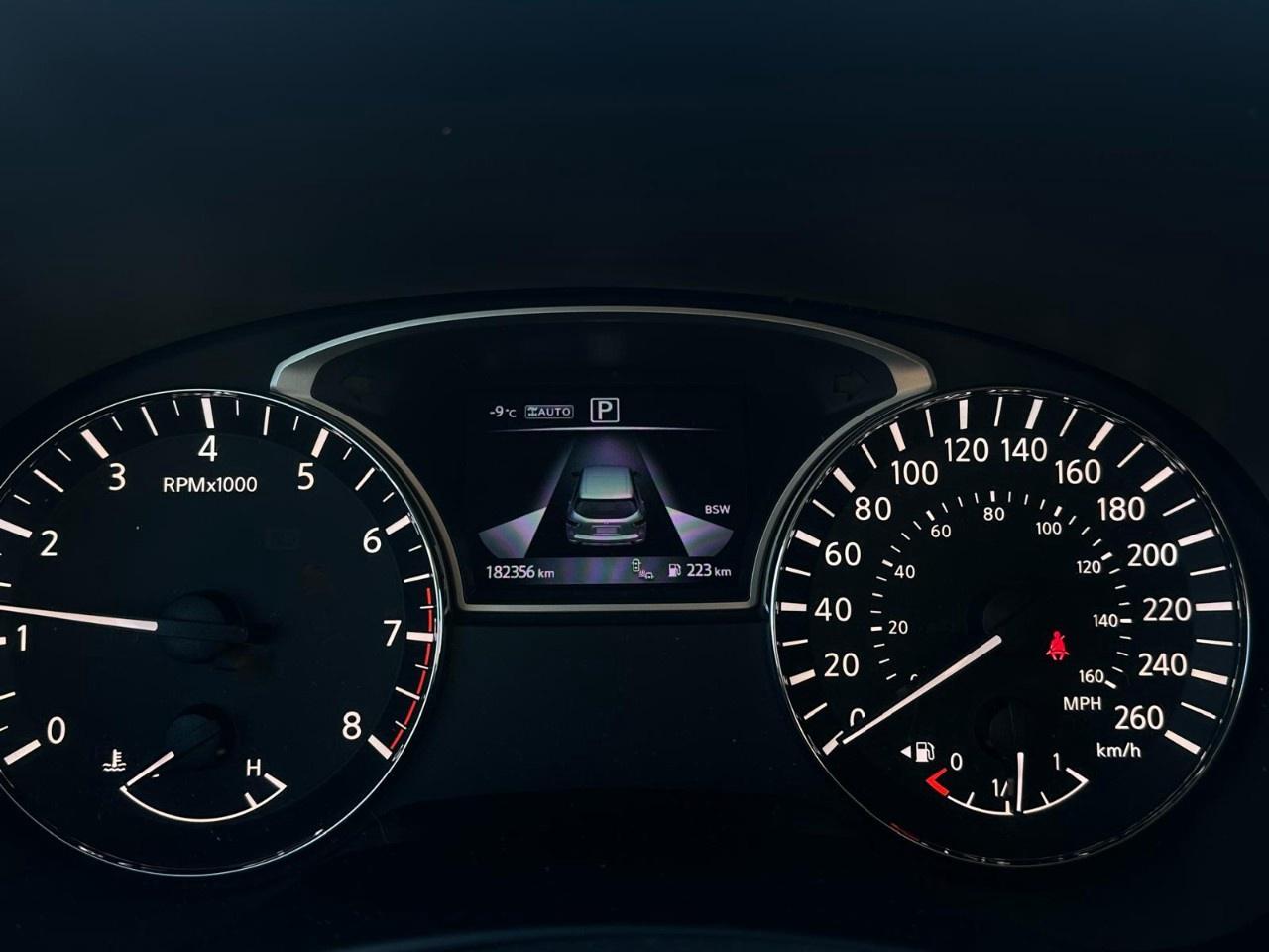 2016 Nissan Pathfinder 4WD 4DR SL Photo