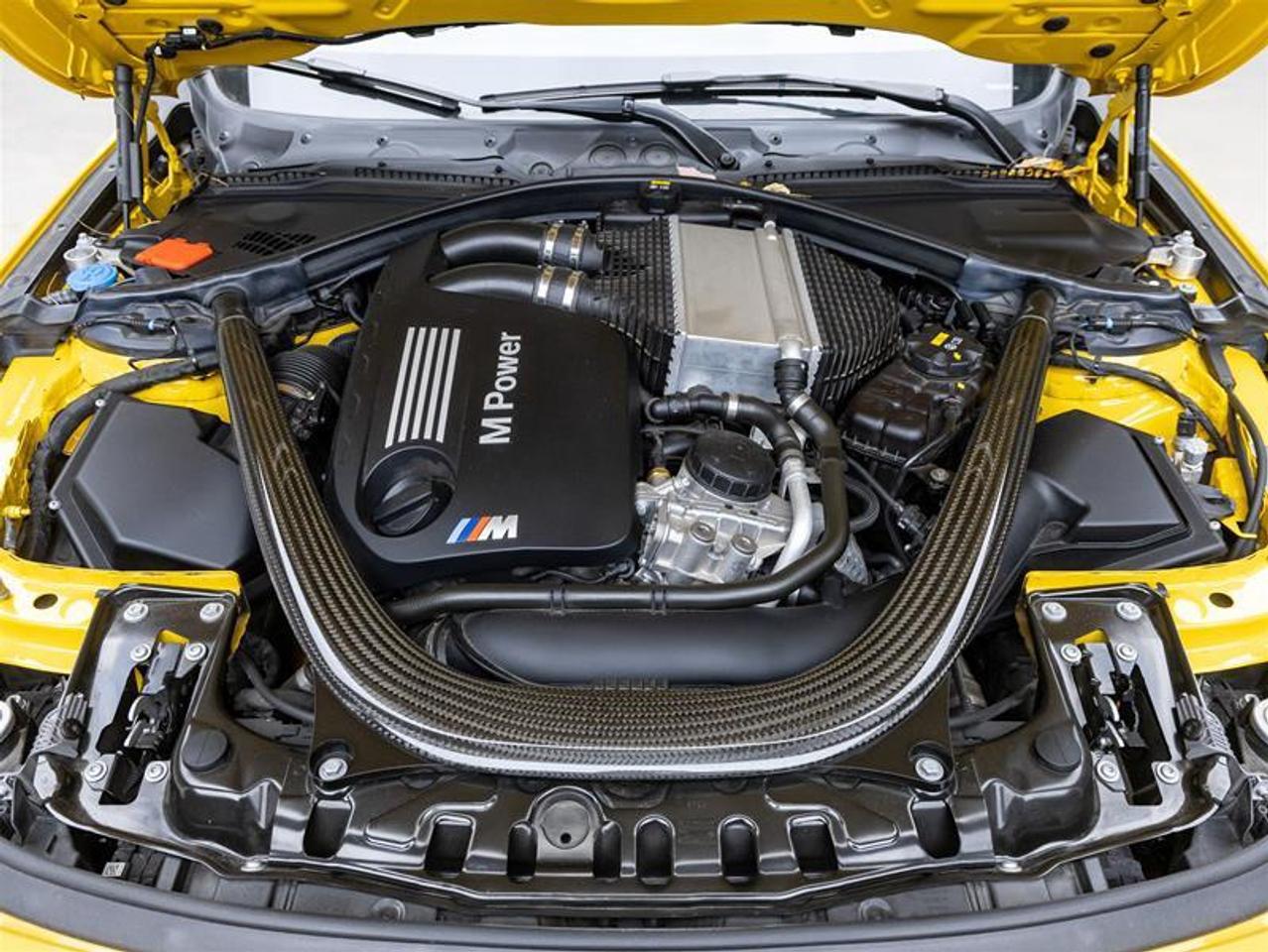 2020 BMW M4  Photo