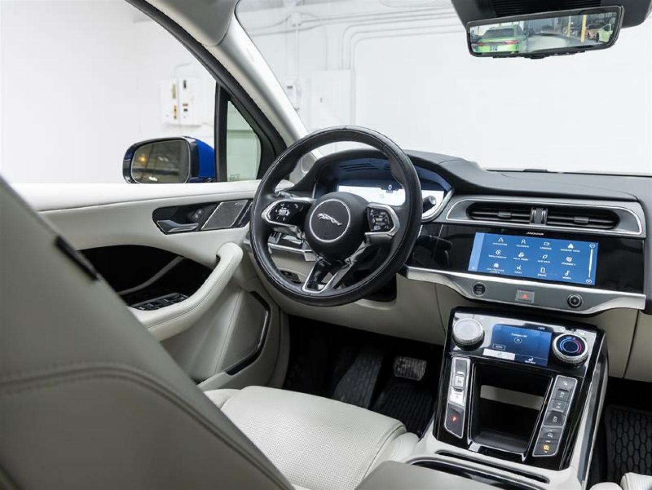 2023 Jaguar I-PACE  Photo