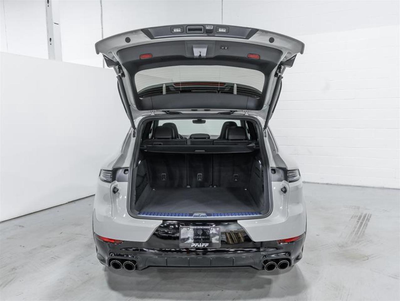 2026 Porsche Cayenne  Photo