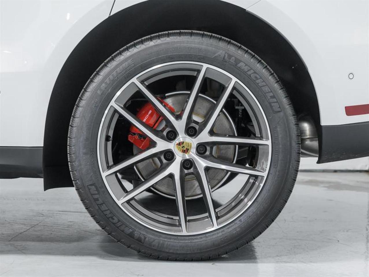 2026 Porsche Macan  Photo