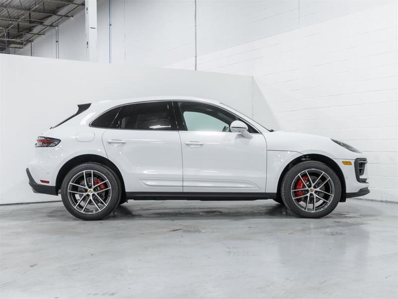 2026 Porsche Macan  Photo