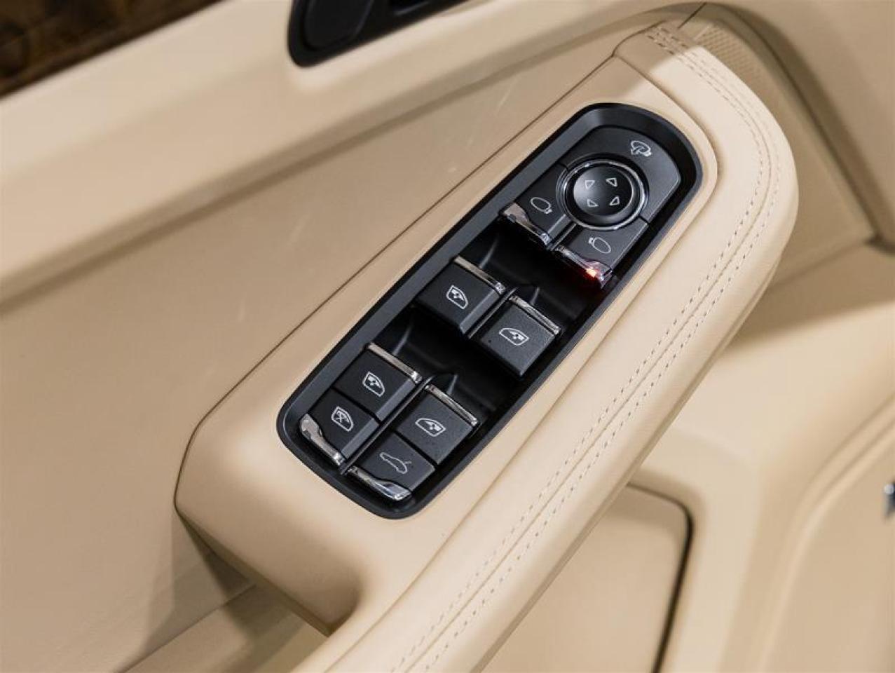 2026 Porsche Macan  Photo