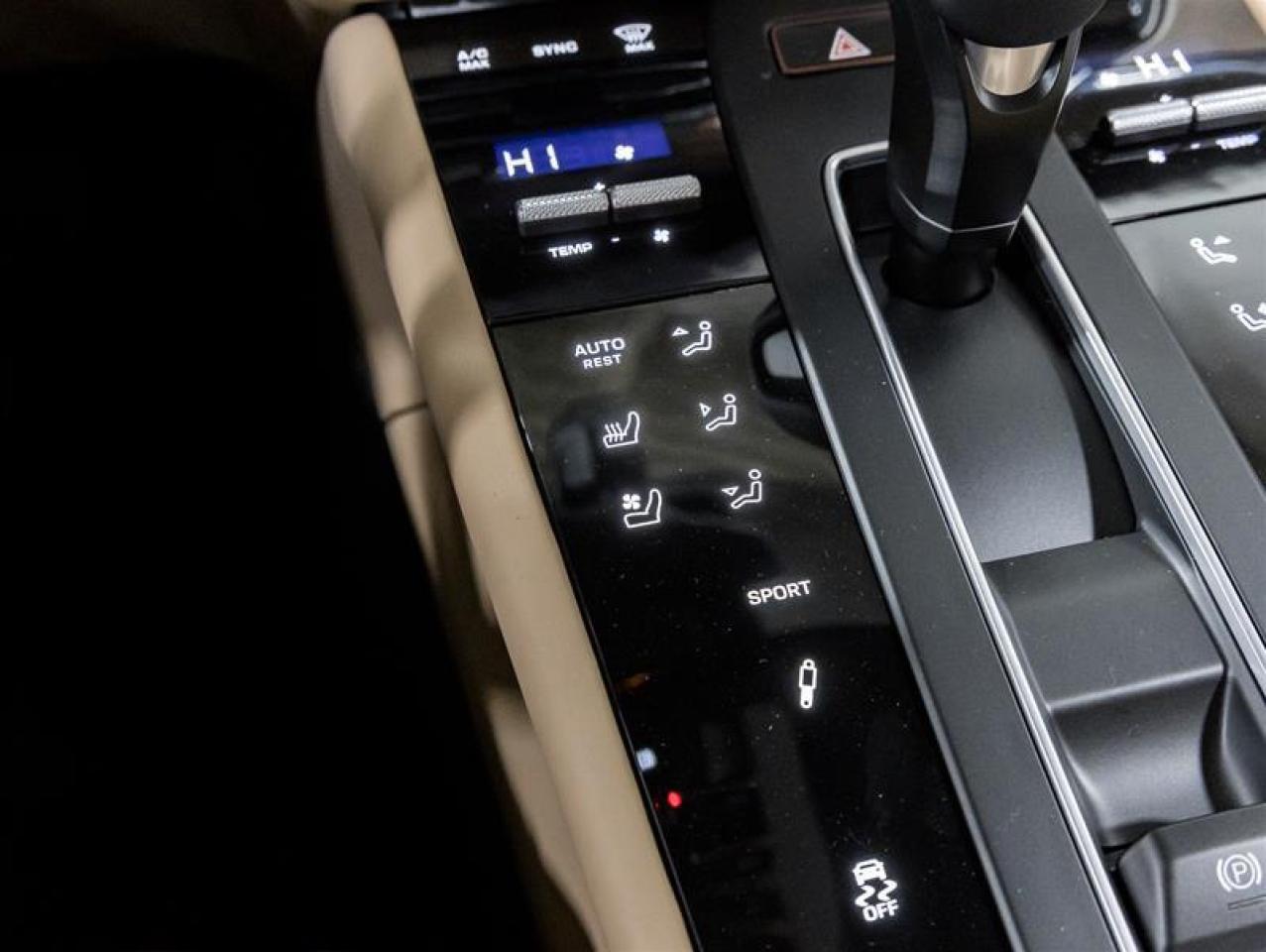 2026 Porsche Macan  Photo