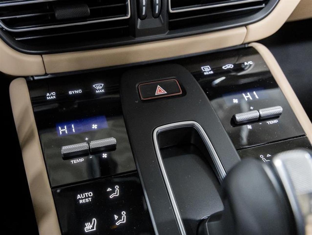 2026 Porsche Macan  Photo