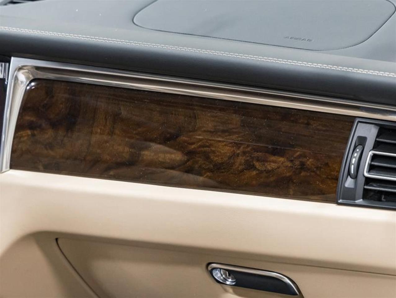 2026 Porsche Macan  Photo