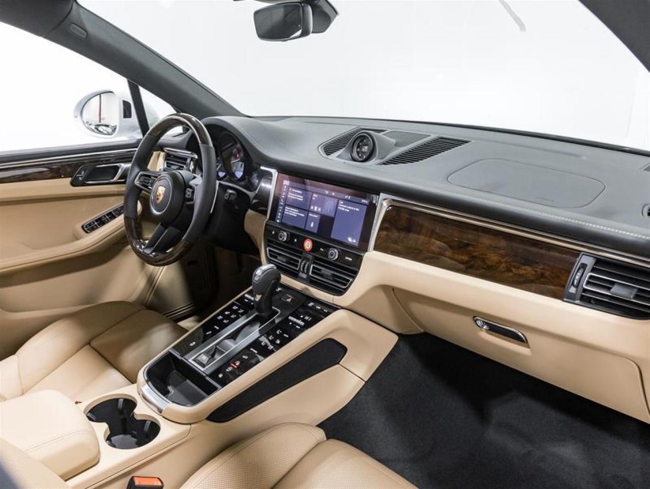 2026 Porsche Macan  Photo