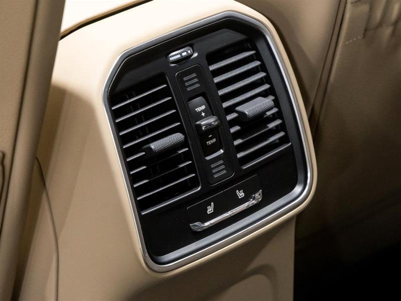 2026 Porsche Macan  Photo