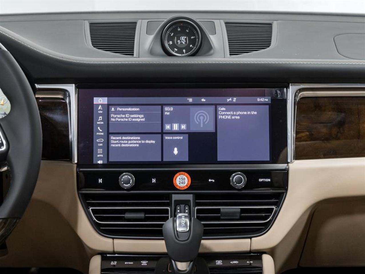 2026 Porsche Macan  Photo