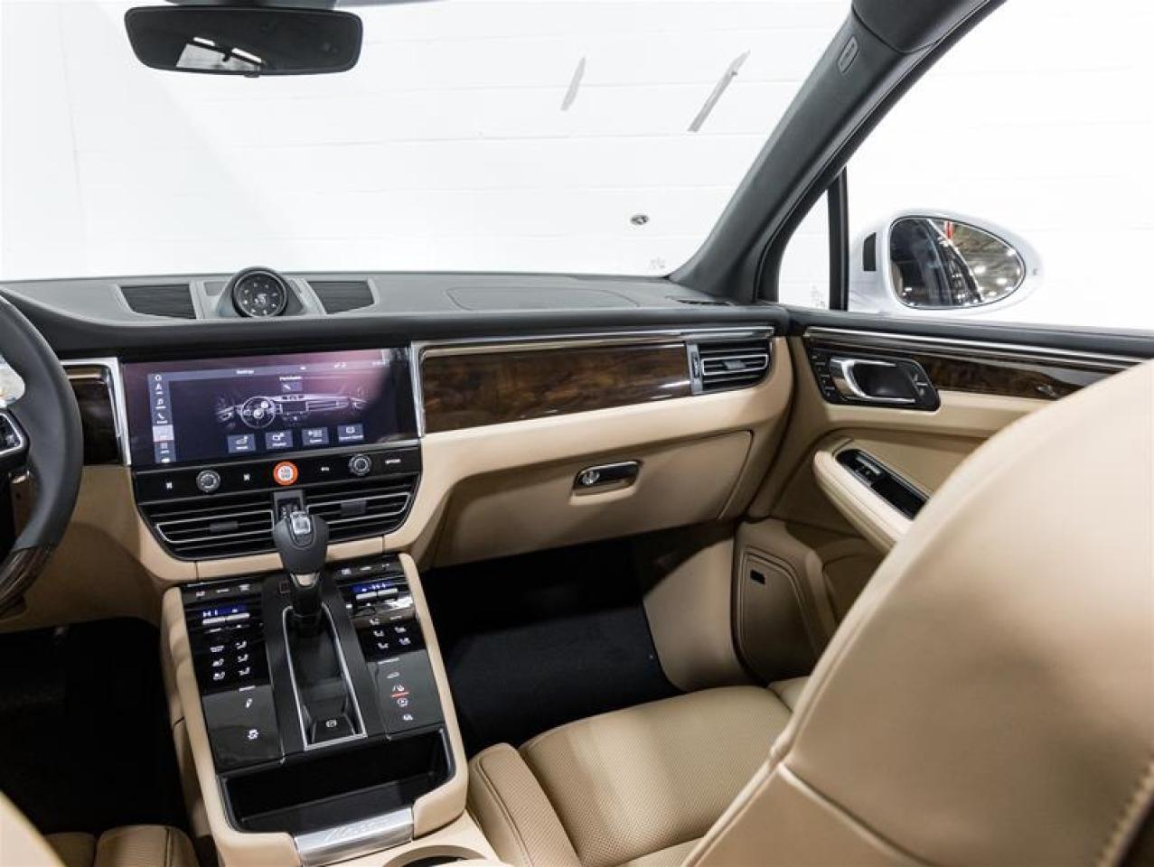 2026 Porsche Macan  Photo