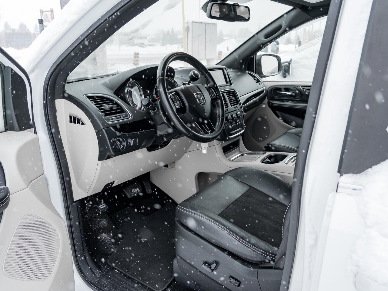 2019 Dodge Grand Caravan CVP/SXT Passenger Van Photo