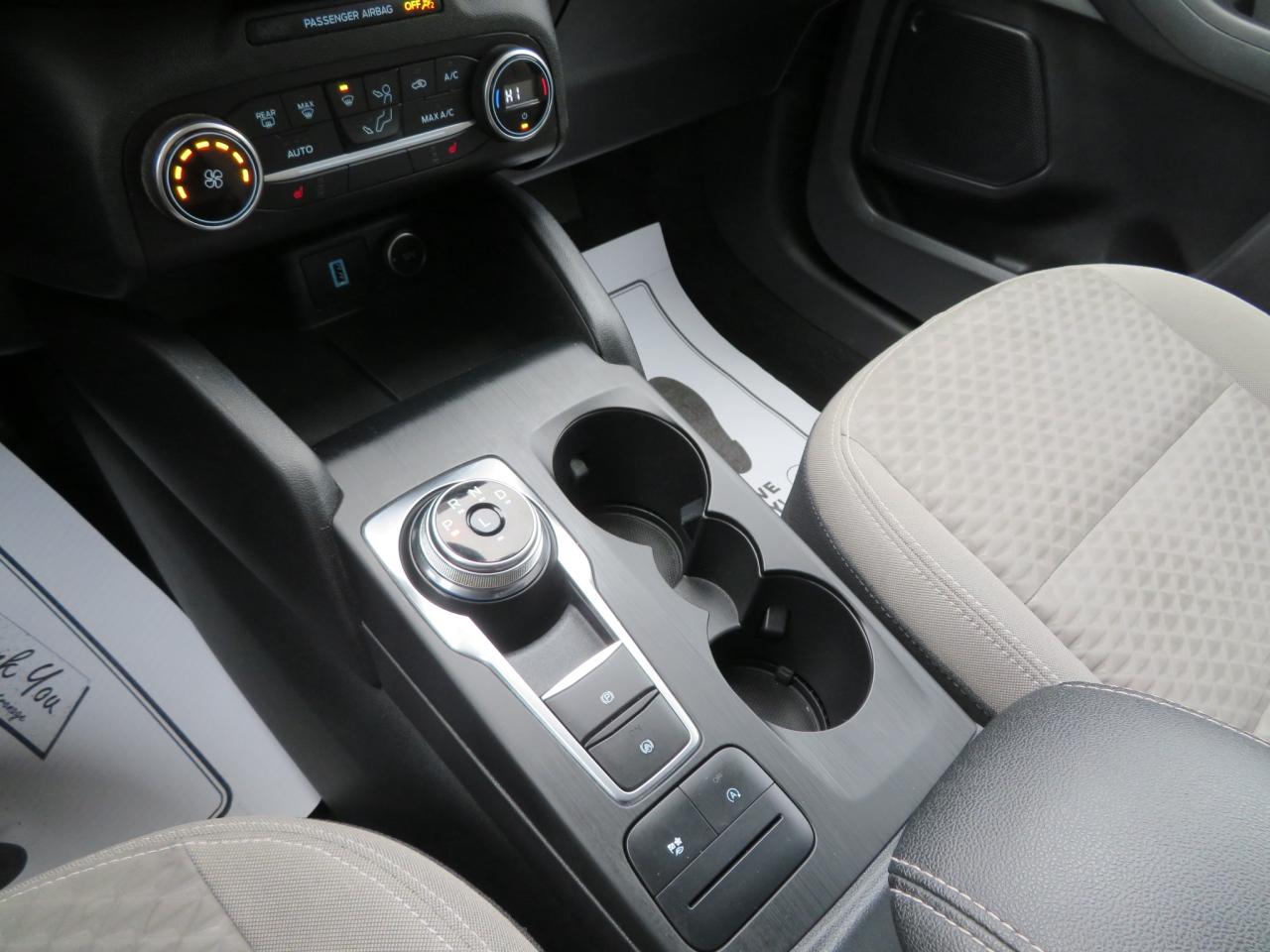 2020 Ford Escape SE FWD Photo