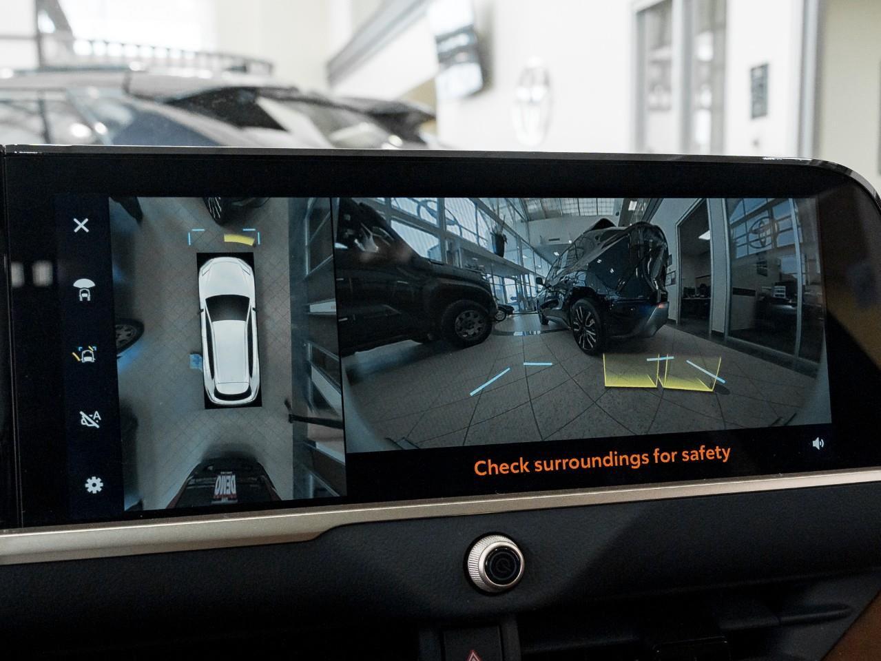 2025 Toyota Crown Signia Limited 4dr All-Wheel Drive Photo