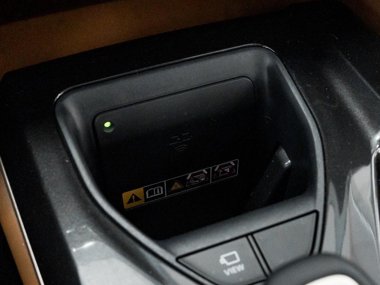 2025 Toyota Crown Signia Limited 4dr All-Wheel Drive Photo