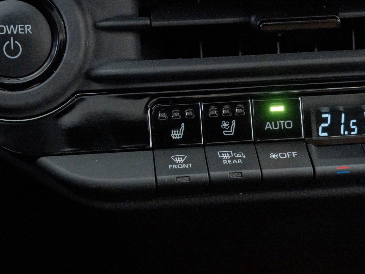 2025 Toyota Crown Signia Limited 4dr All-Wheel Drive Photo