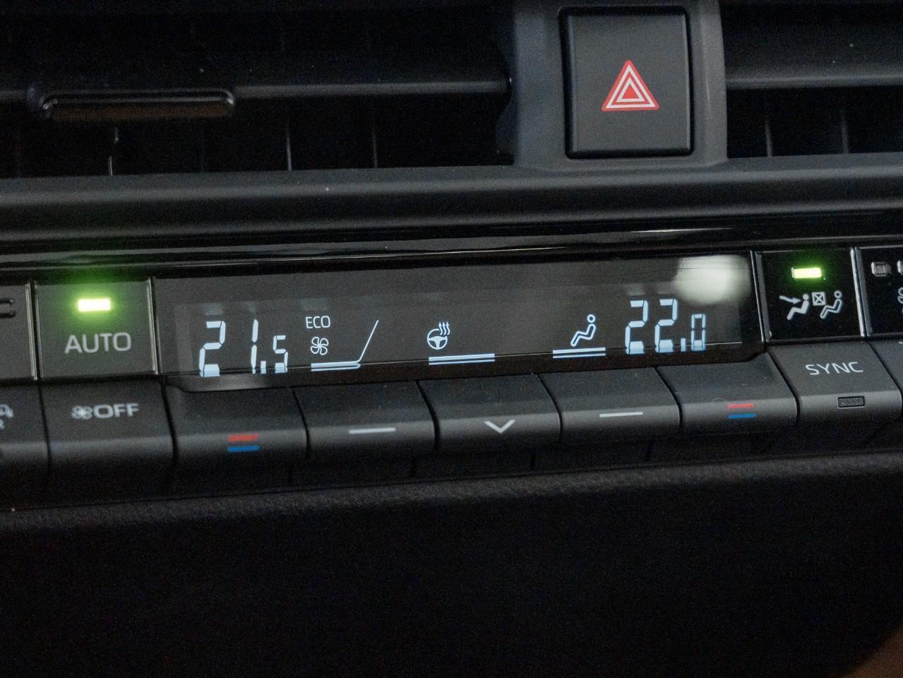 2025 Toyota Crown Signia Limited 4dr All-Wheel Drive Photo