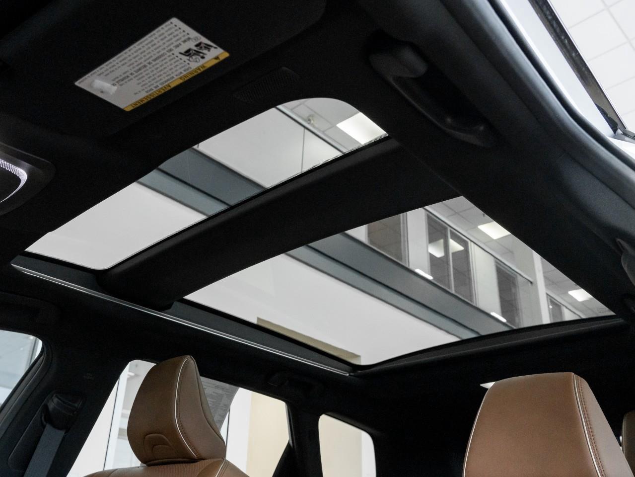 2025 Toyota Crown Signia Limited 4dr All-Wheel Drive Photo