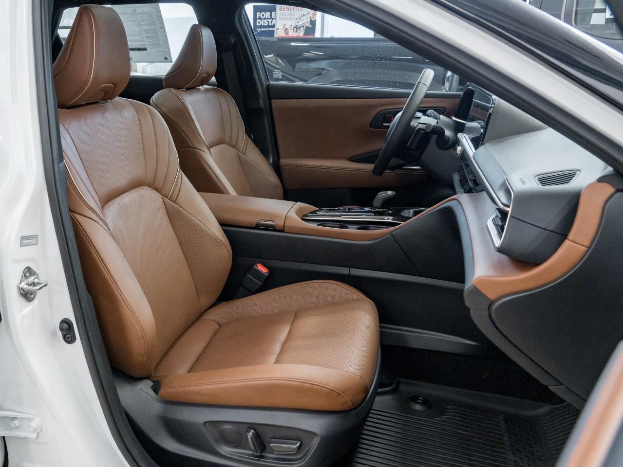 2025 Toyota Crown Signia Limited 4dr All-Wheel Drive Photo