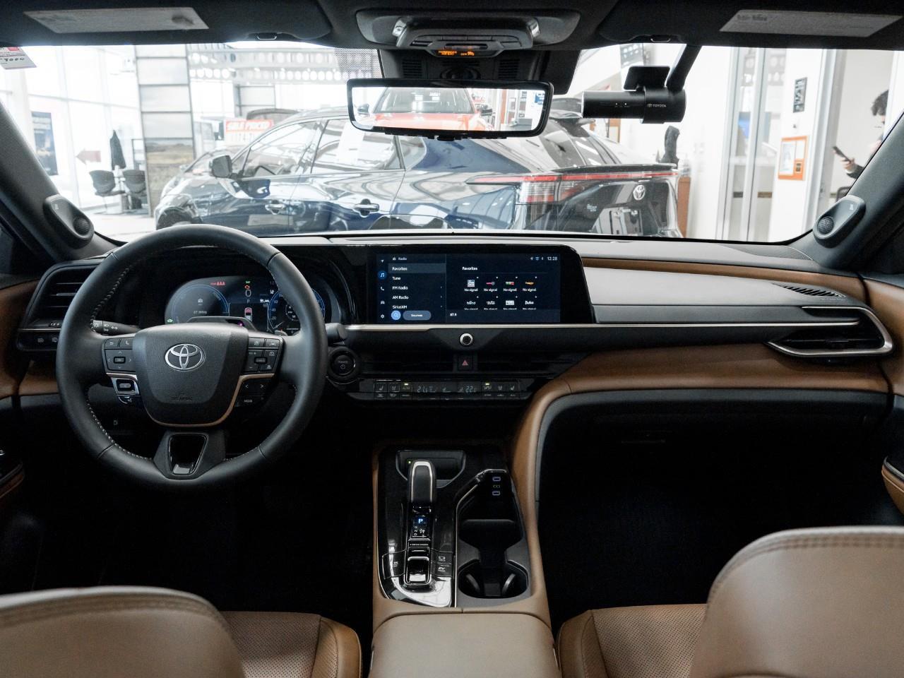 2025 Toyota Crown Signia Limited 4dr All-Wheel Drive Photo