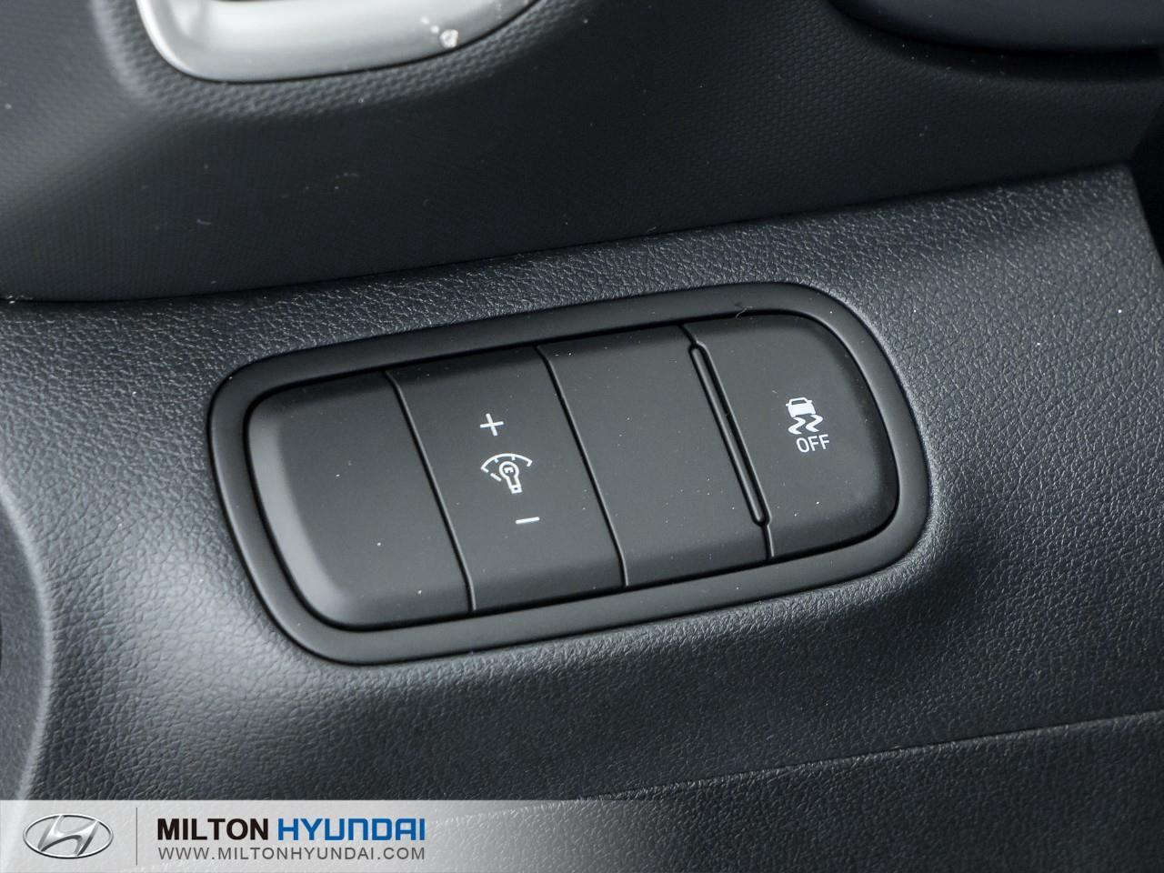 2026 Hyundai Venue Essential 4dr Front-Wheel Drive Photo