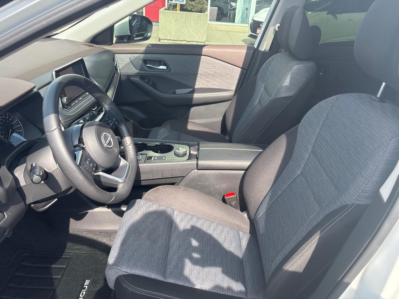 2023 Nissan Rogue SV Moonroof 4dr All-Wheel Drive Sport Utility Photo